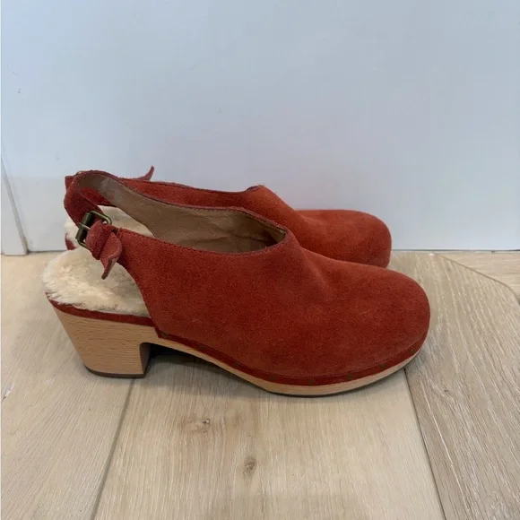 Madewell Suede Clog Slingback with Sherpa Lining - Picture 3 of 7